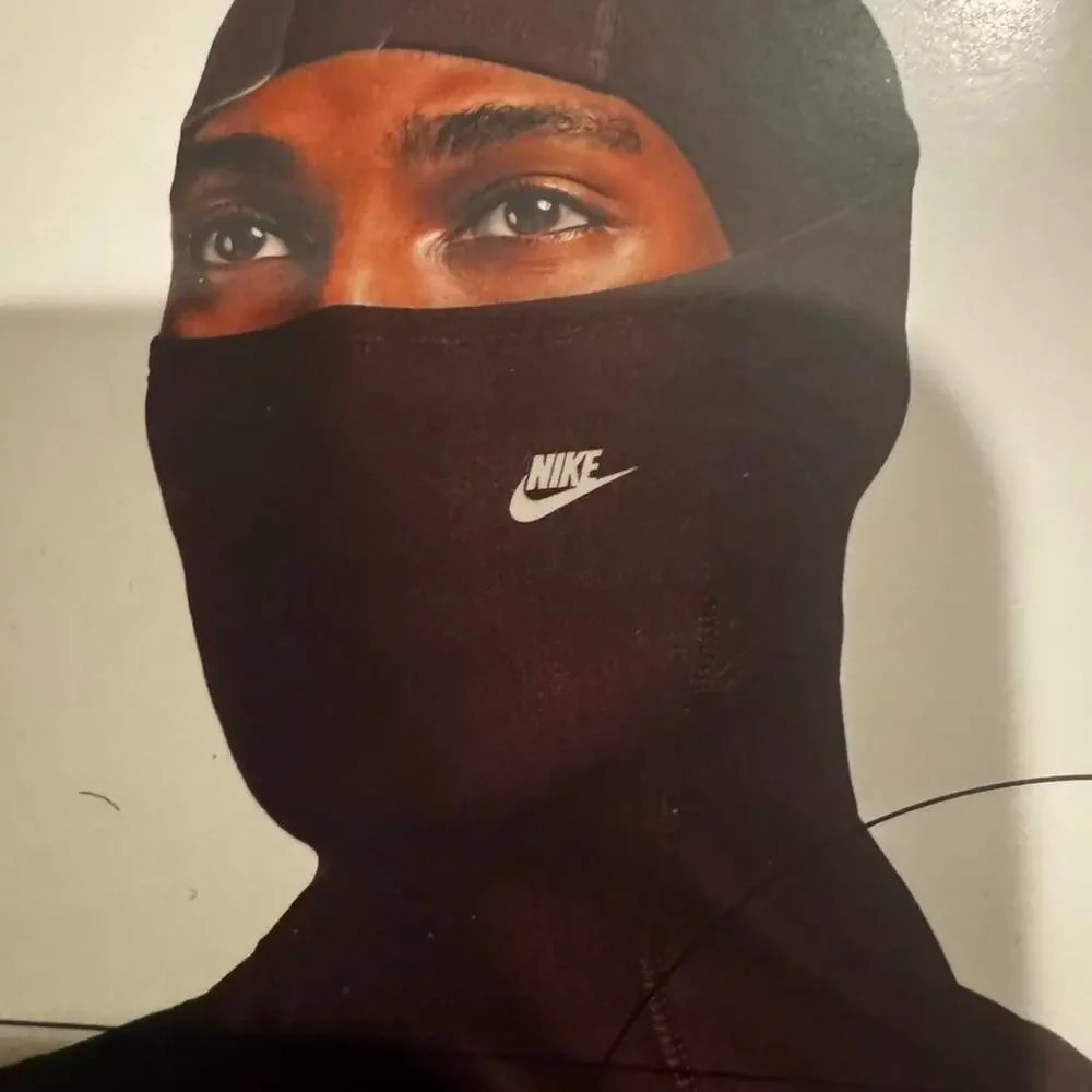 Nike skimask in burgundy 100